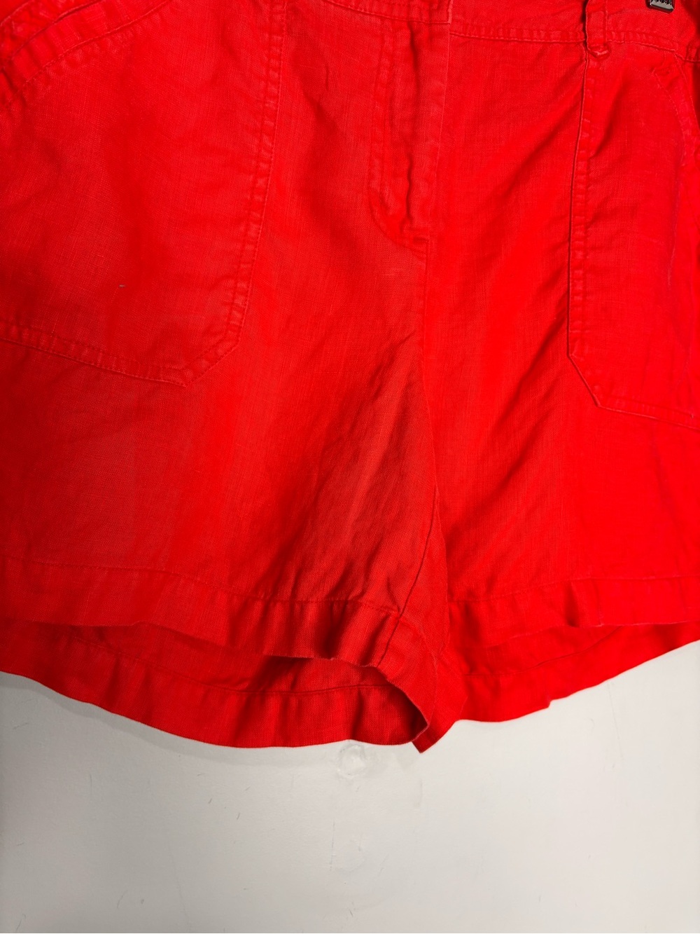 Tommy Bahama Leigh Fit Linen Vibrant Red Shorts, Size 10 - Picture 4 of 10